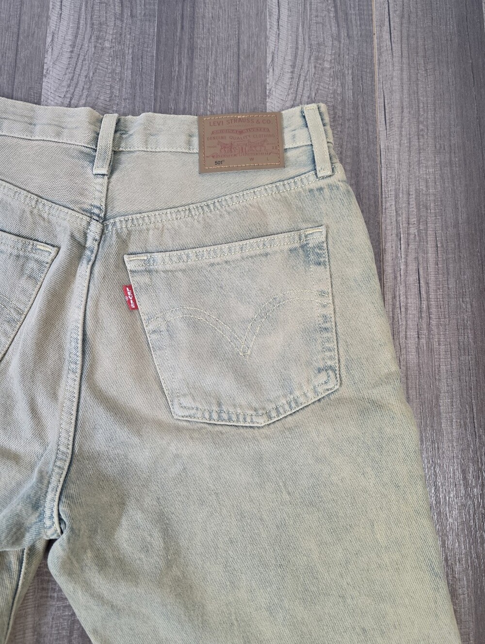 Levi’s Premium 501 Original High Rise Classic Straight Jeans Cloudy Khaki. 26